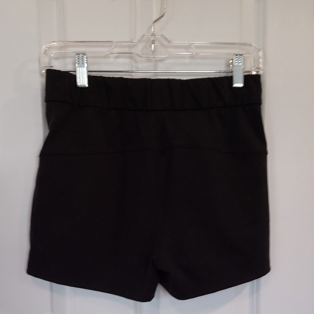 Lululemon lycra and nylon black shorts